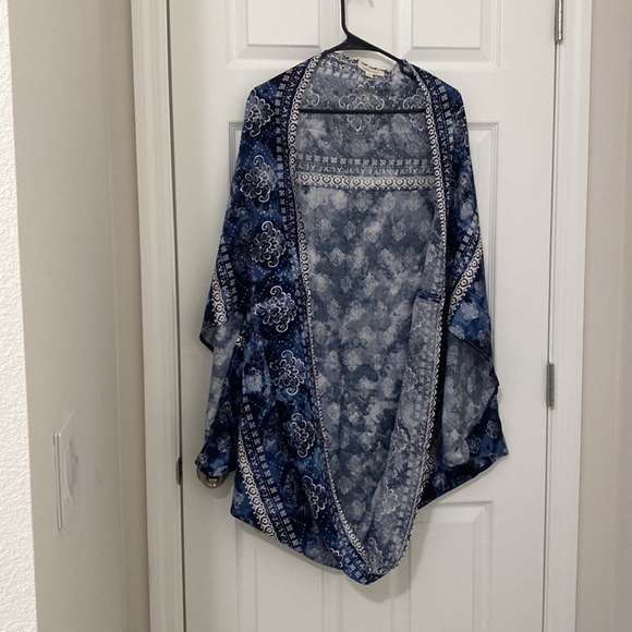 HP 3/28/23!! NWT Blue Pattern and Tie Dye Cover Up Kimono - Picture 5 of 9